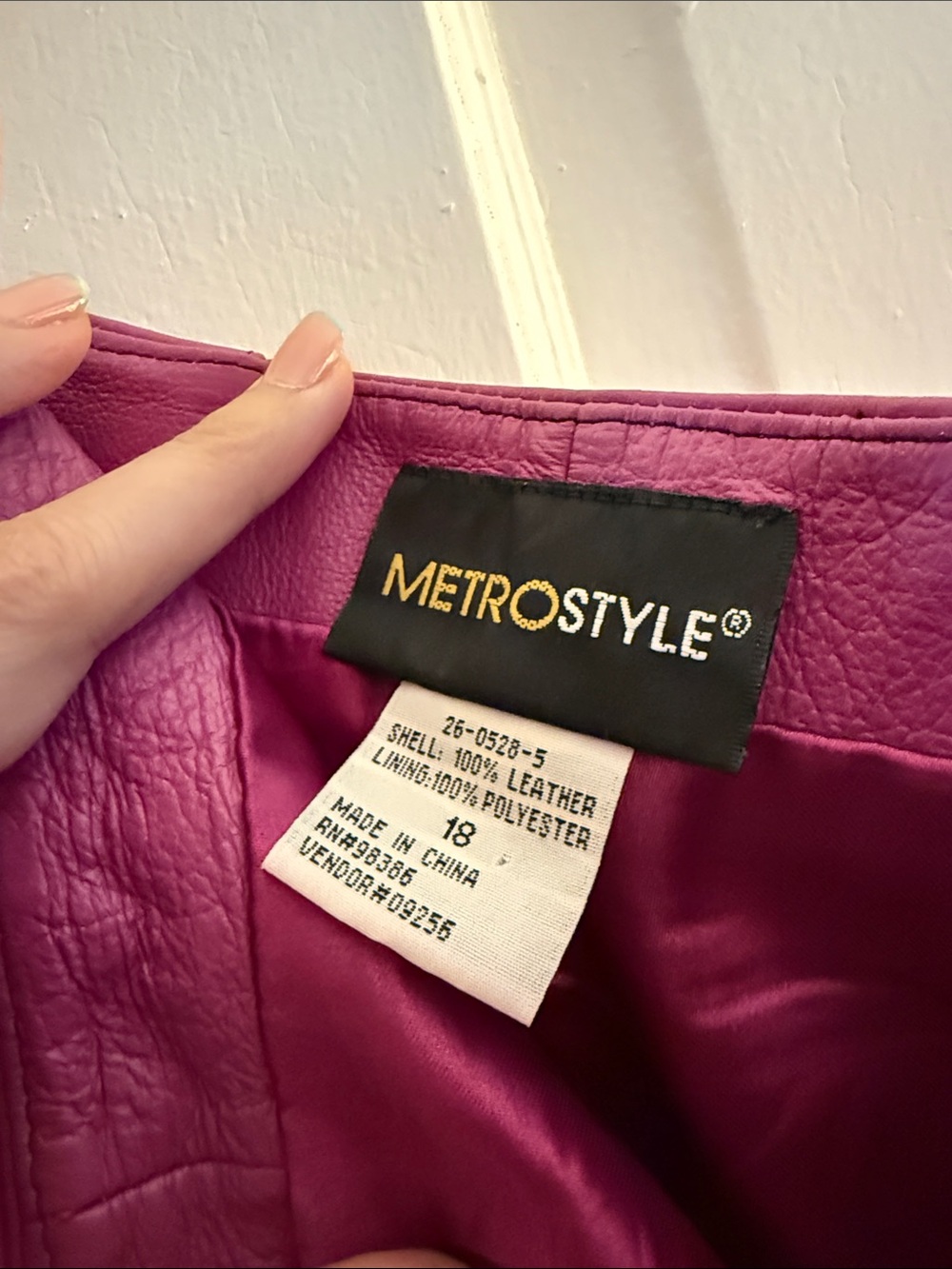 Vintage metrostyle Plum Leather Scallop-Hem Skirt - Picture 2 of 3